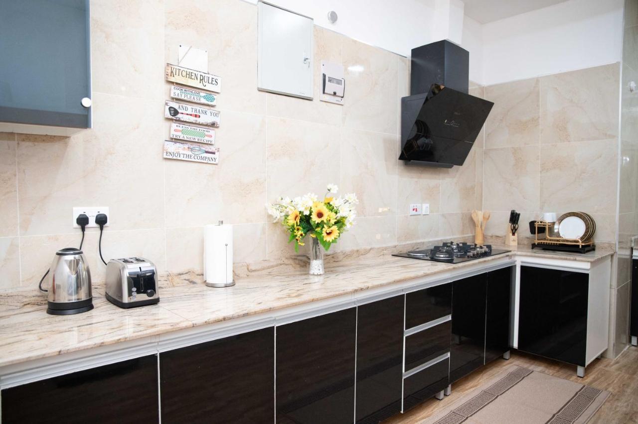 Kay'S Comfort Place Lekki Exterior photo